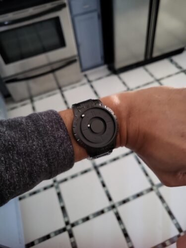 EUTOUR E030 Sport Style Magnetic Ball Bearing Watch photo review